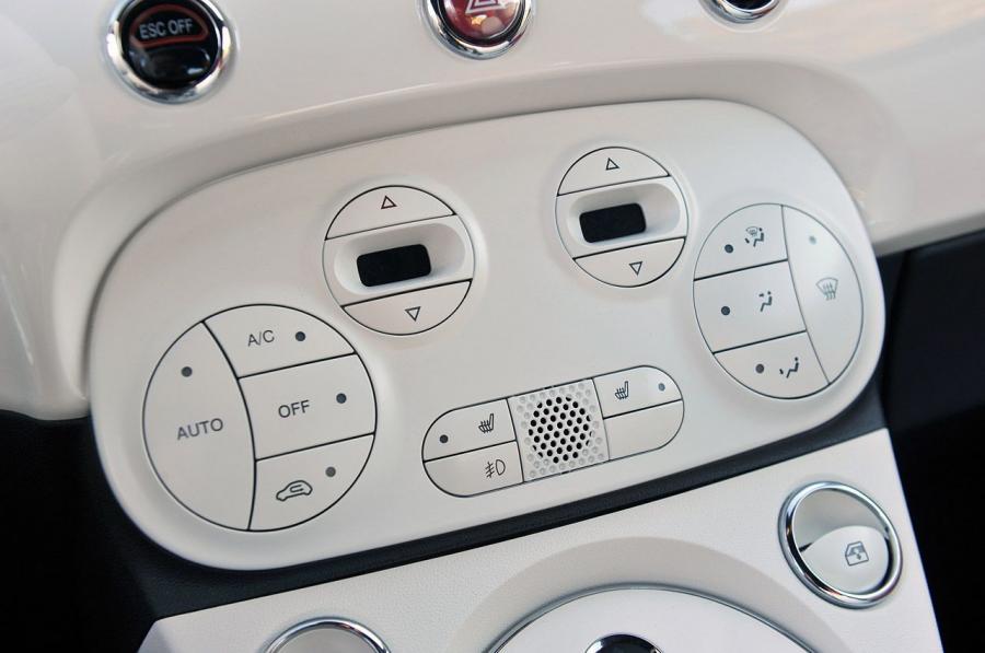  Fiat 500e 2013 года  (фото 17 из 141)